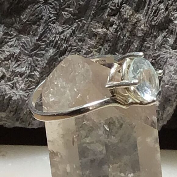 Ring, Sterling Silver and Blue Topaz Ring, size 8, NEW - Picture 6 of 8